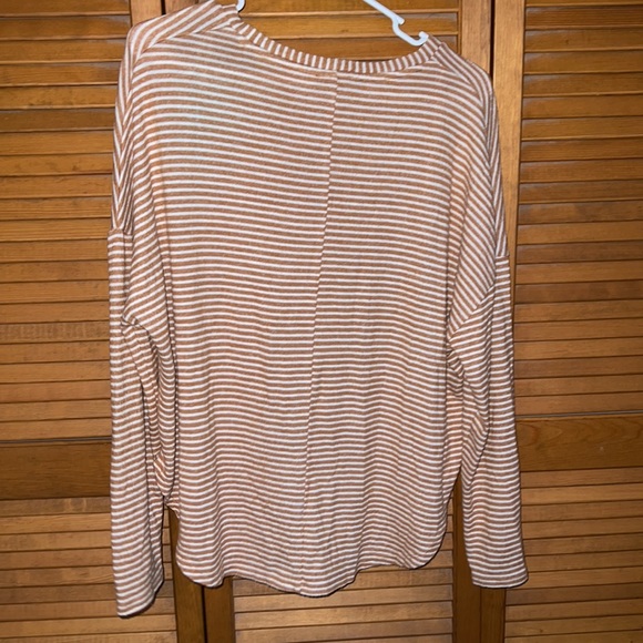 Forever 21 Sweater - Picture 6 of 7